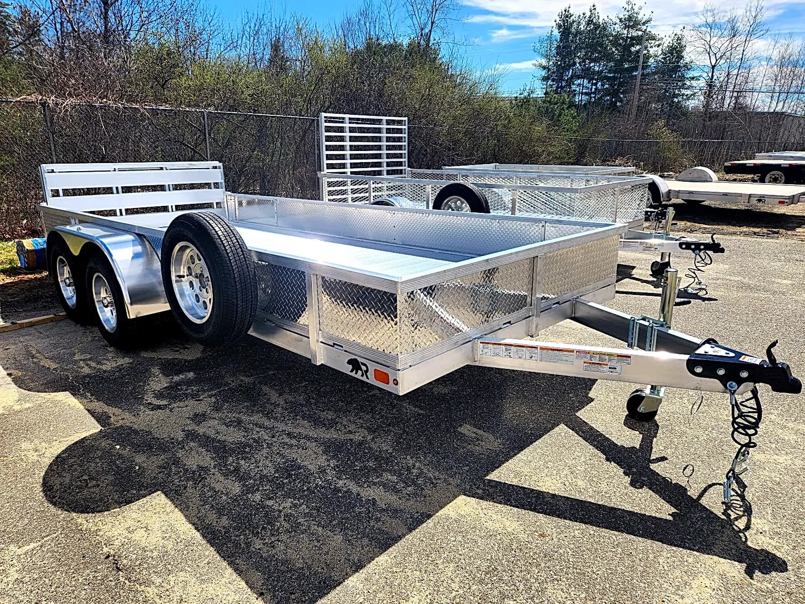 Real Rugged build: 6.5' x 16' Tandem — Perimeter rail, Bi-fold ramp