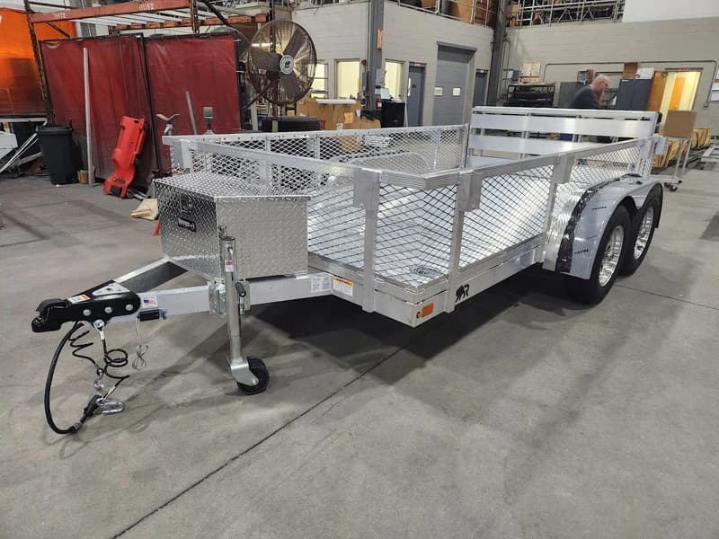 Real Rugged build: 6.5' x 12' Tandem — Perimeter rail, Bi-fold ramp