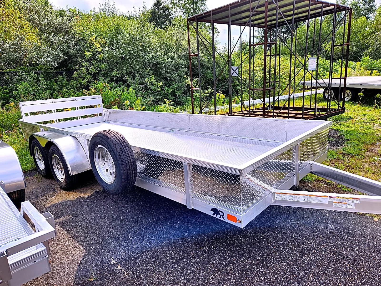 Real Rugged build: 6.5' x 18' Tandem — Perimeter rail, Bi-fold ramp