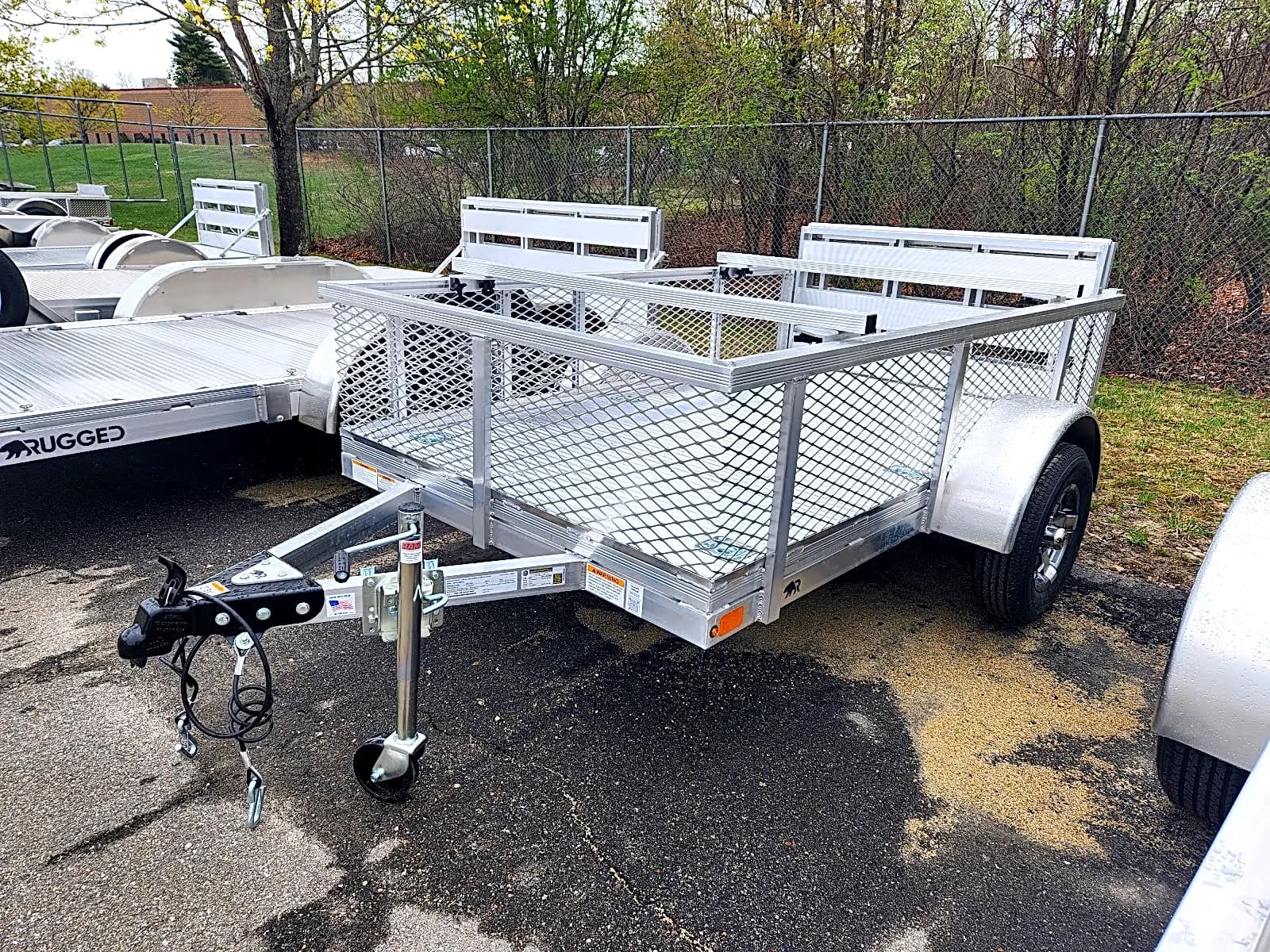 Real Rugged build: 5' x 8' — Mesh sides, Bi-fold ramp