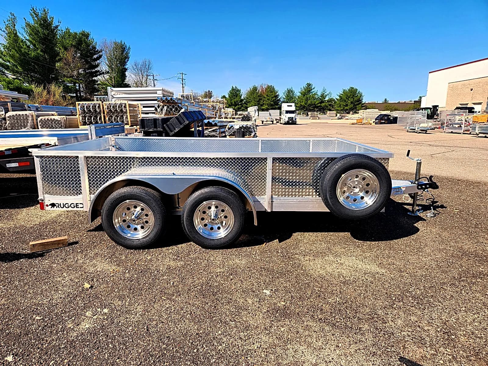 Real Rugged build: 6.5' x 12' Tandem — Tread plate sides, Tailgate