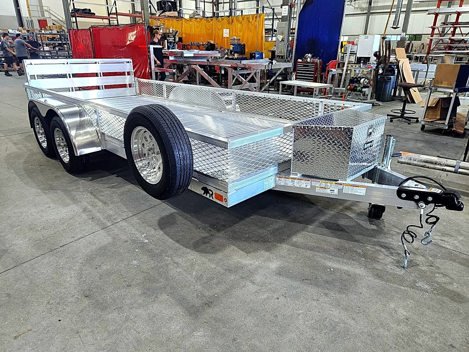 Real Rugged build: 6.5' x 16' Tandem — Mesh sides, Bi-fold ramp