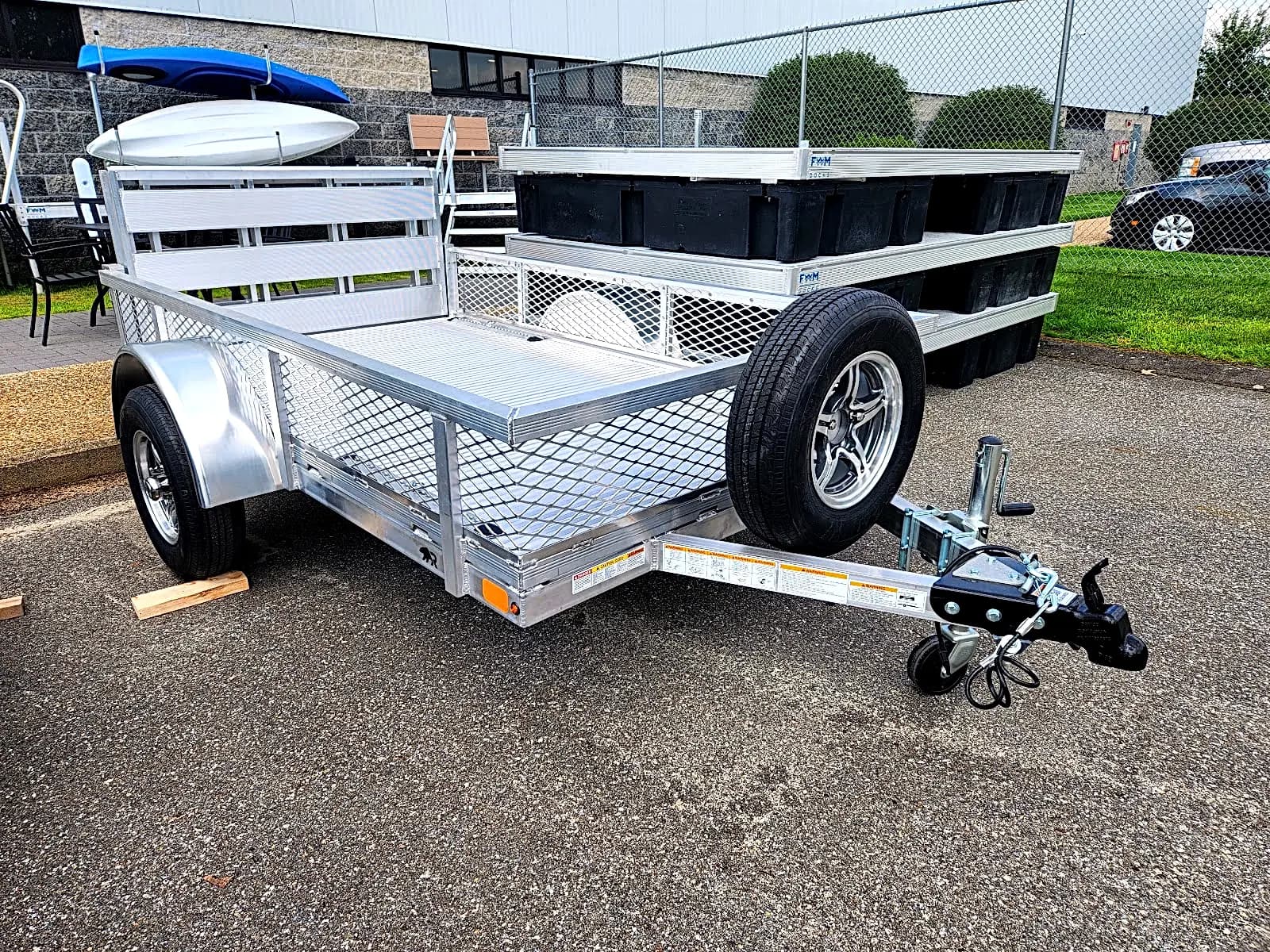 Real Rugged build: 5' x 8' — Perimeter rail, Bi-fold ramp
