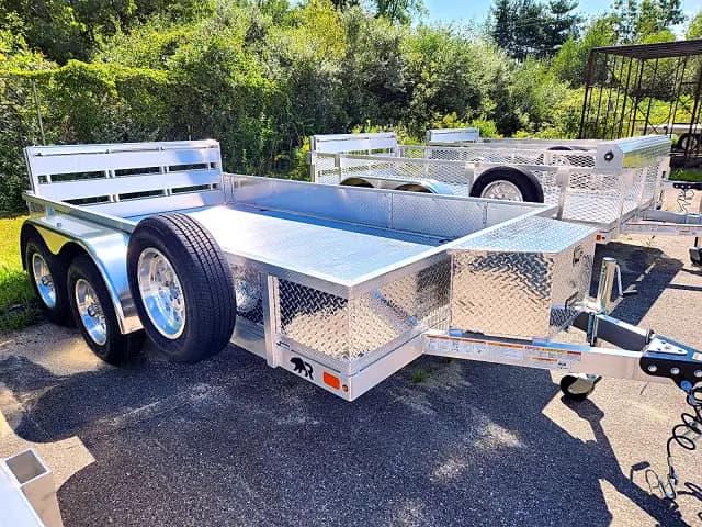 Real Rugged build: 6.5' x 12' Tandem — Perimeter rail, Bi-fold ramp
