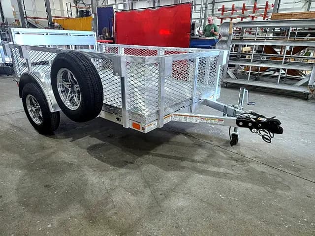 Real Rugged build: 5' x 8' — Mesh sides, Bi-fold ramp