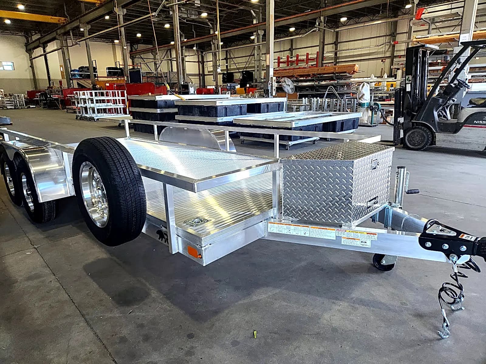 Real Rugged build: 6.5' x 16' Tandem — Perimeter rail, StowAway ramps