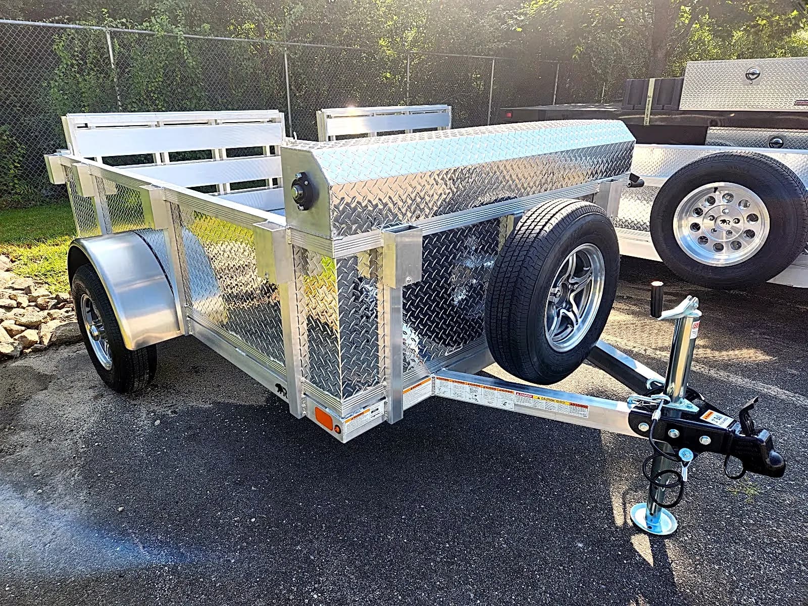 Real Rugged build: 5' x 8' — Tread plate sides, Bi-fold ramp