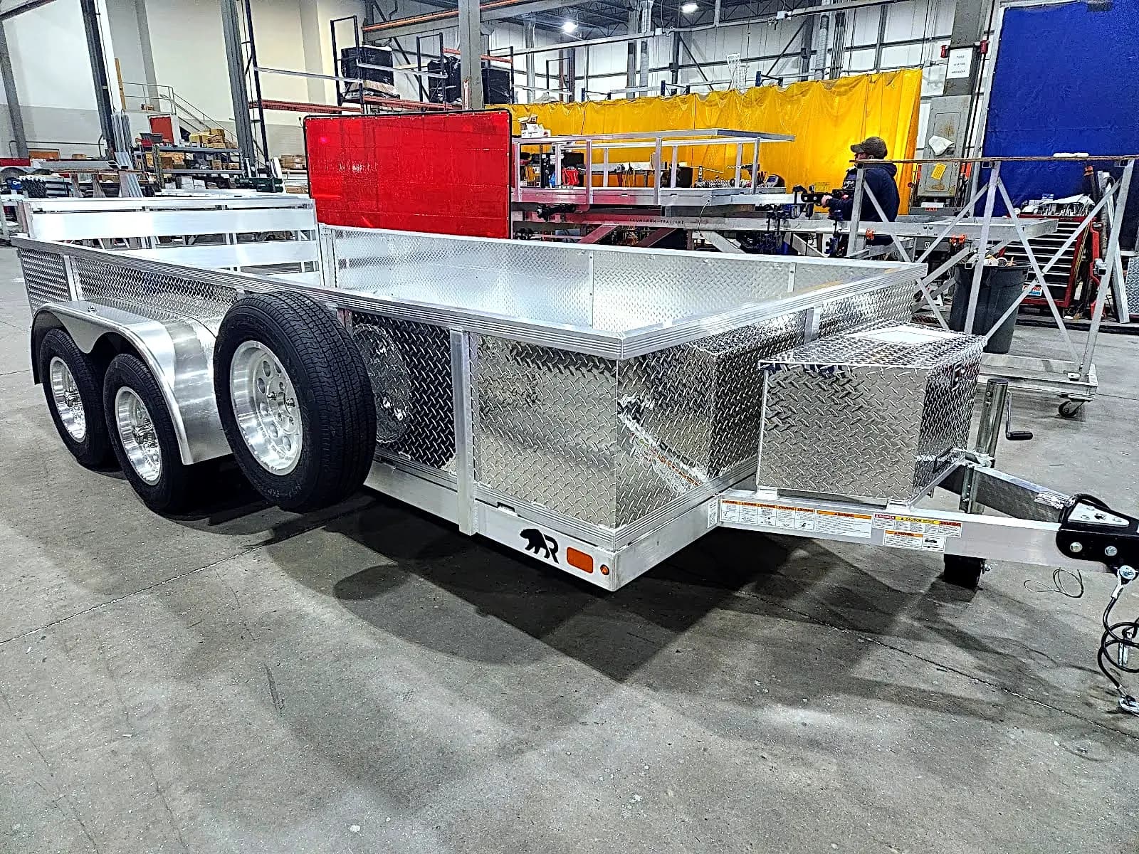 Real Rugged build: 6.5' x 14' Tandem — Perimeter rail, Bi-fold ramp
