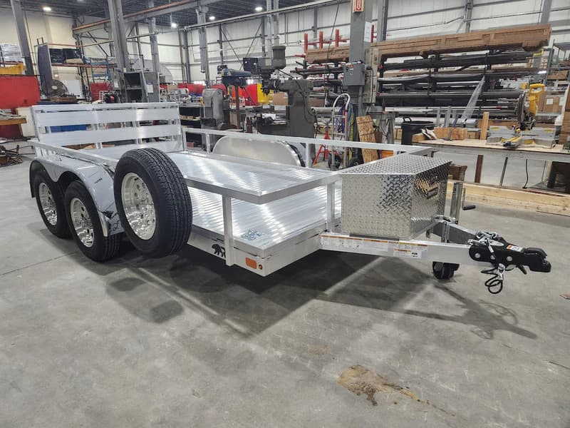 Real Rugged build: 6.5' x 12' Tandem — Perimeter rail, Bi-fold ramp