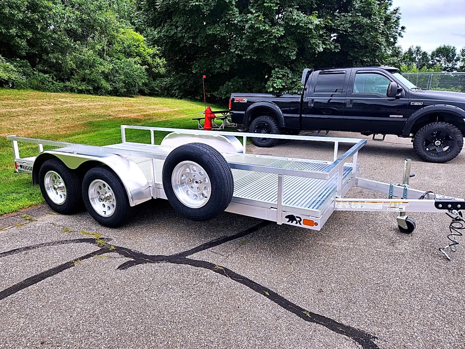 Real Rugged build: 6.5' x 14' Tandem — Perimeter rail, StowAway ramps