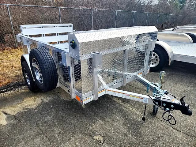 Real Rugged build: 5' x 8' — Tread plate sides, Bi-fold ramp