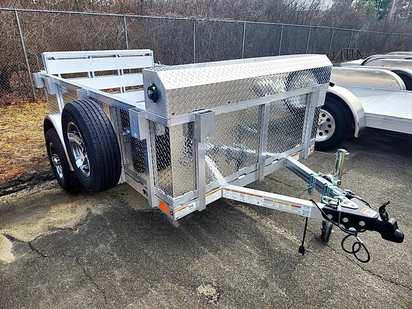 Real Rugged build: 5' x 8' — Tread plate sides, Bi-fold ramp