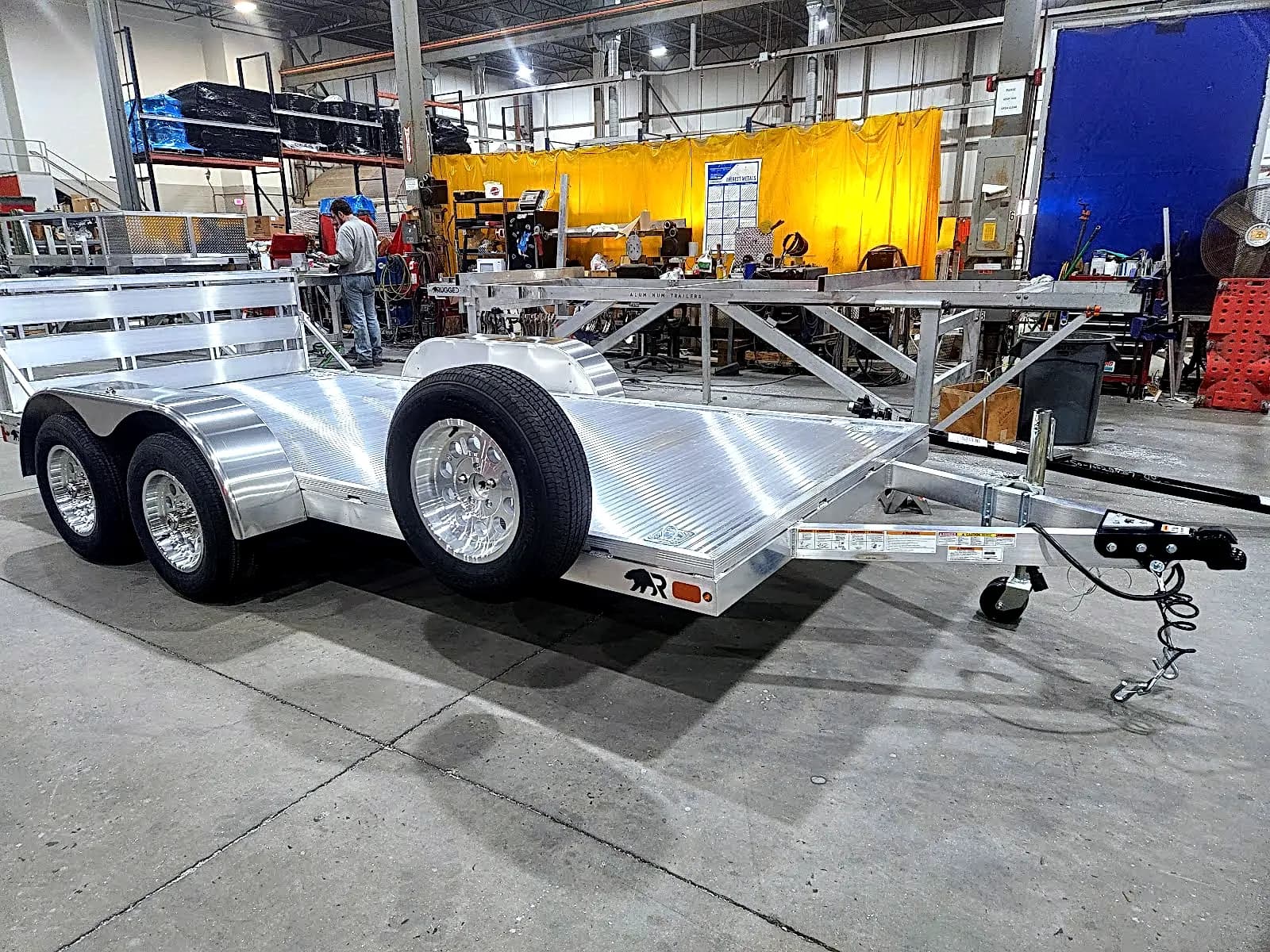 Real Rugged build: 6.5' x 14' Tandem — Bi-fold ramp