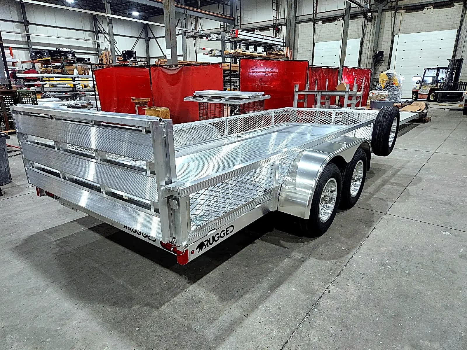 Real Rugged build: 6.5' x 16' Tandem — Mesh sides, Bi-fold ramp