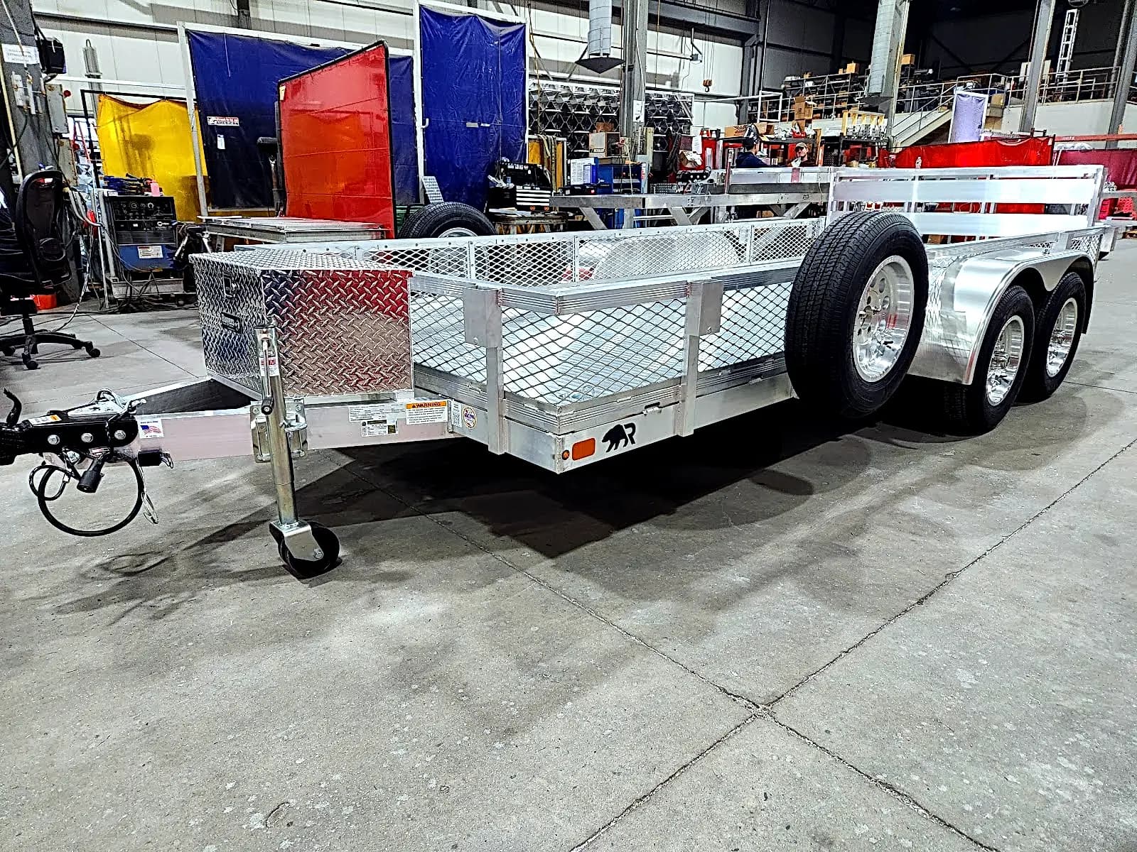 Real Rugged build: 6.5' x 16' Tandem — Mesh sides, Bi-fold ramp