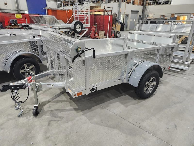 Real Rugged build: 5' x 8' — Perimeter rail, Bi-fold ramp