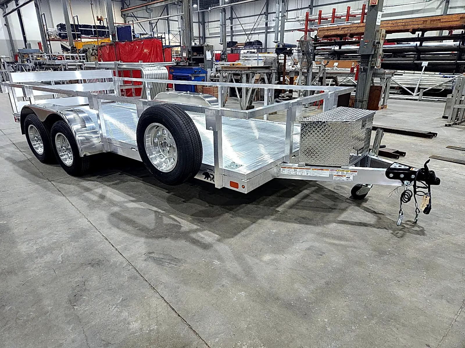 Real Rugged build: 6.5' x 16' Tandem — Perimeter rail, Bi-fold ramp