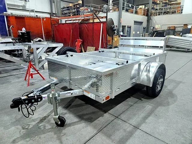 Real Rugged build: 5' x 8' — Perimeter rail, Bi-fold ramp
