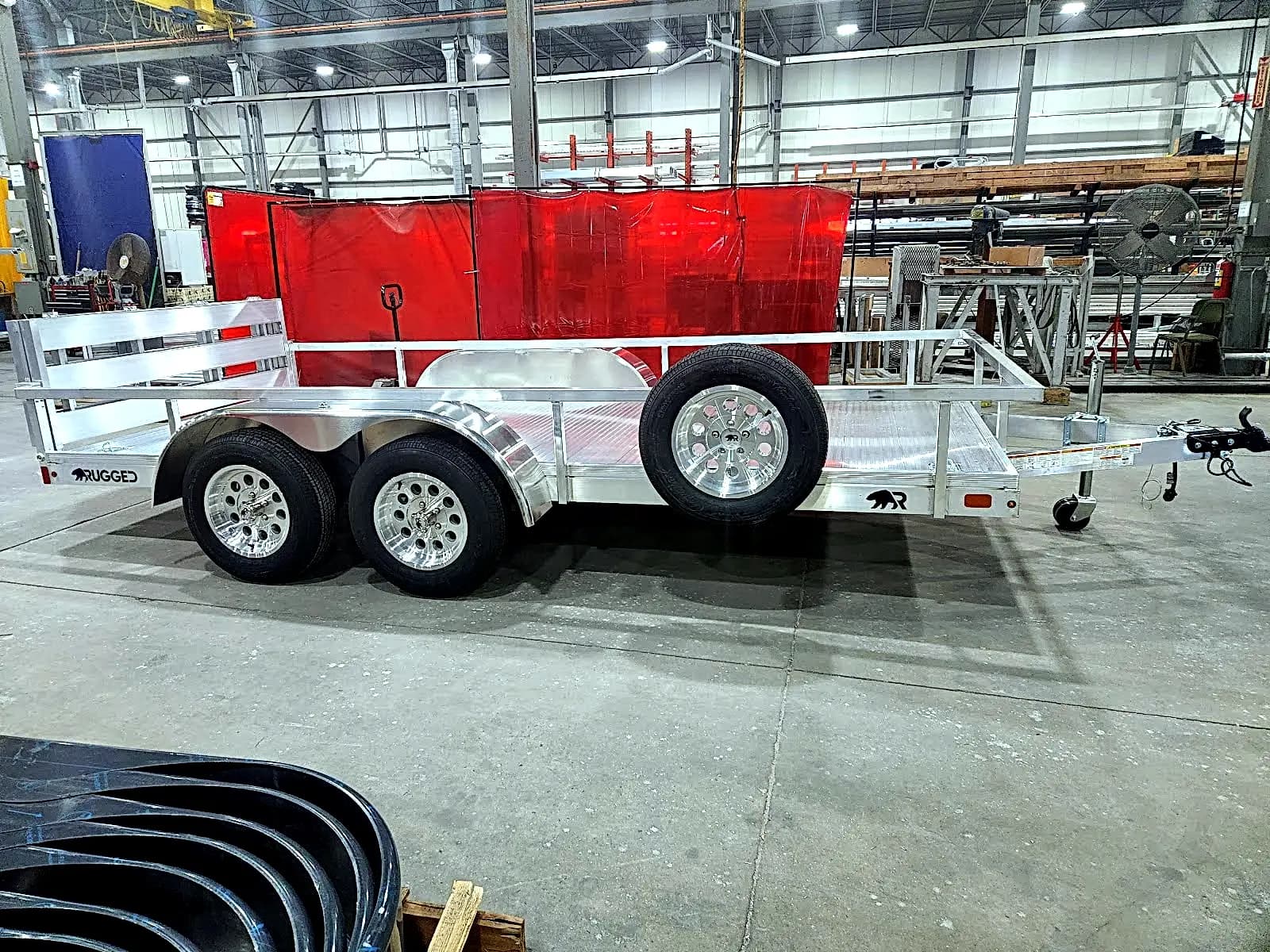 Real Rugged build: 6.5' x 14' Tandem — Perimeter rail, Bi-fold ramp