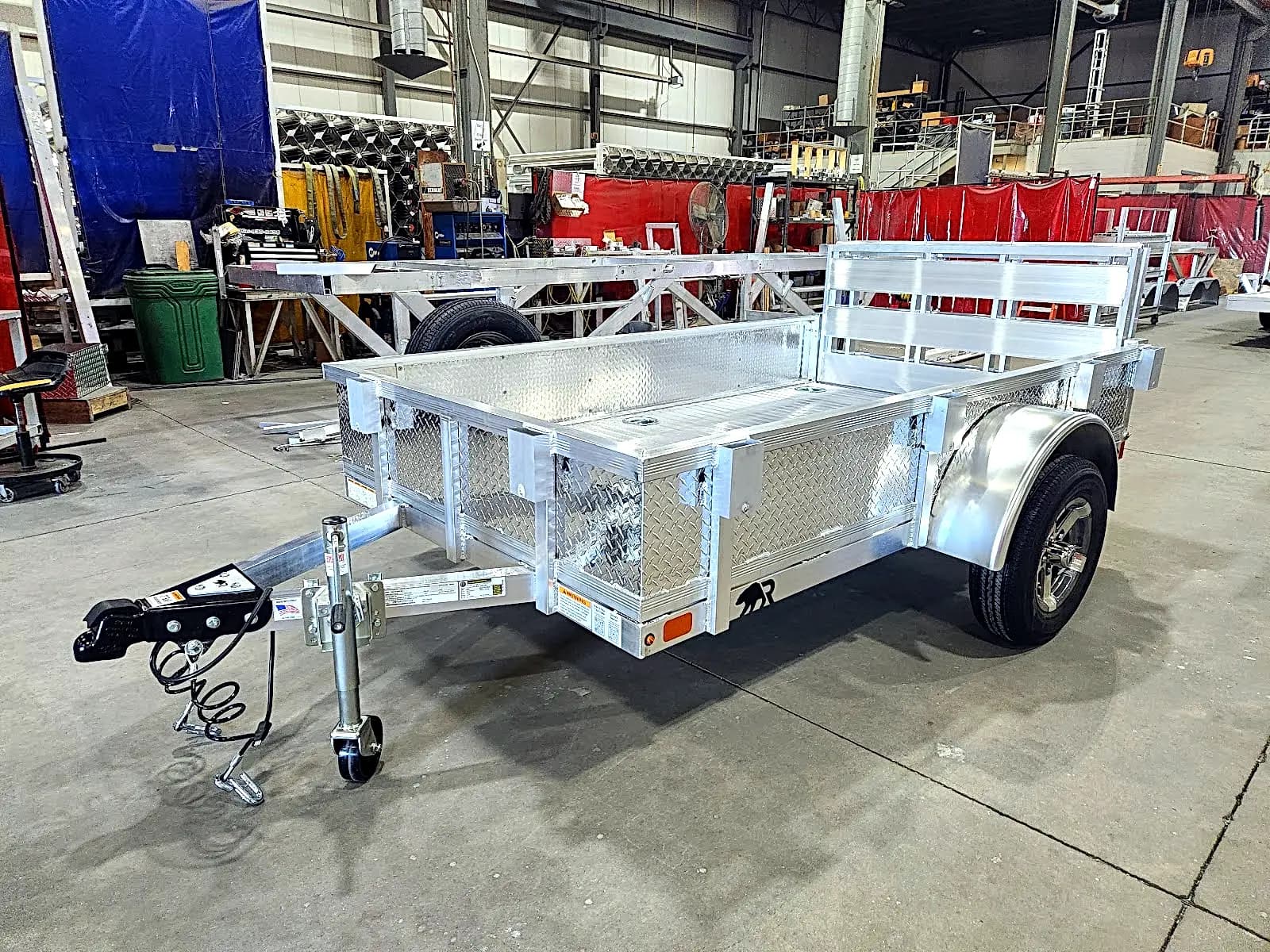 Real Rugged build: 5' x 8' — Perimeter rail, Bi-fold ramp