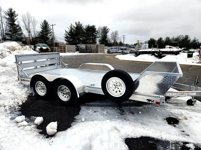 Real Rugged build: 6.5' x 14' Tandem — Bi-fold ramp