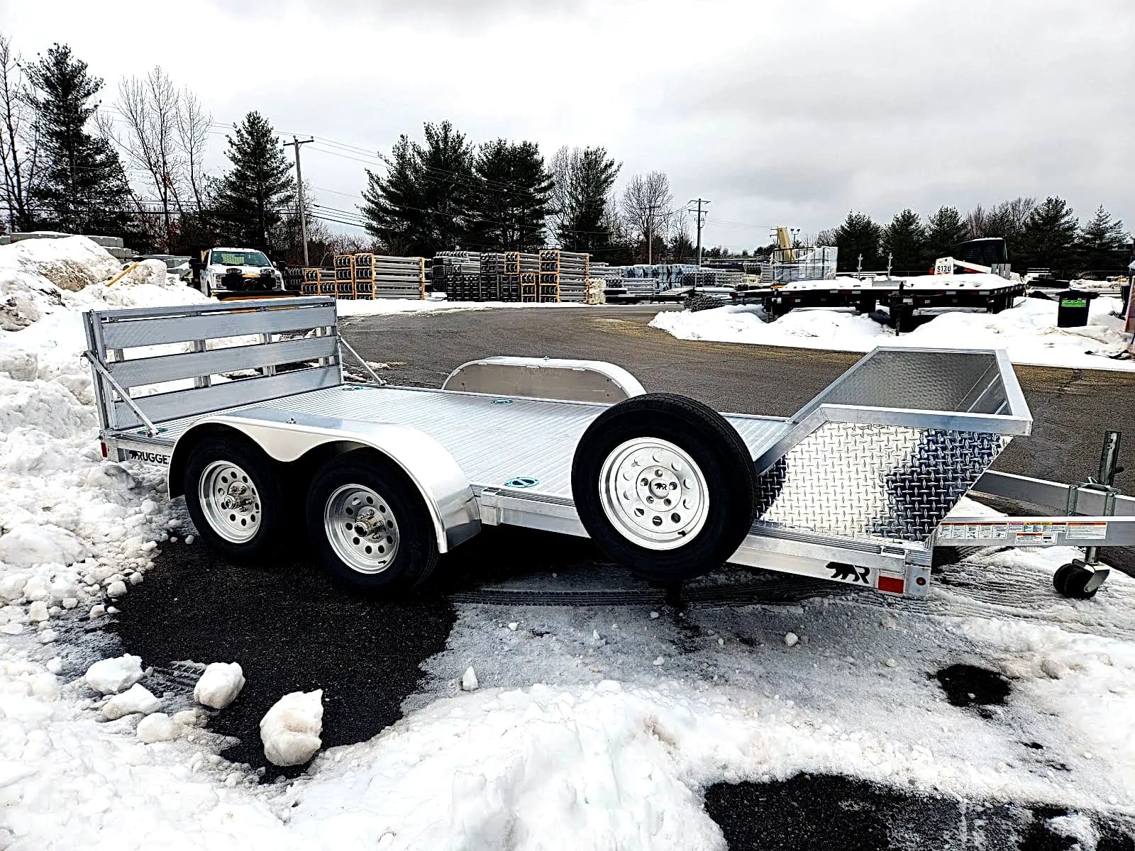 Real Rugged build: 6.5' x 14' Tandem — Bi-fold ramp