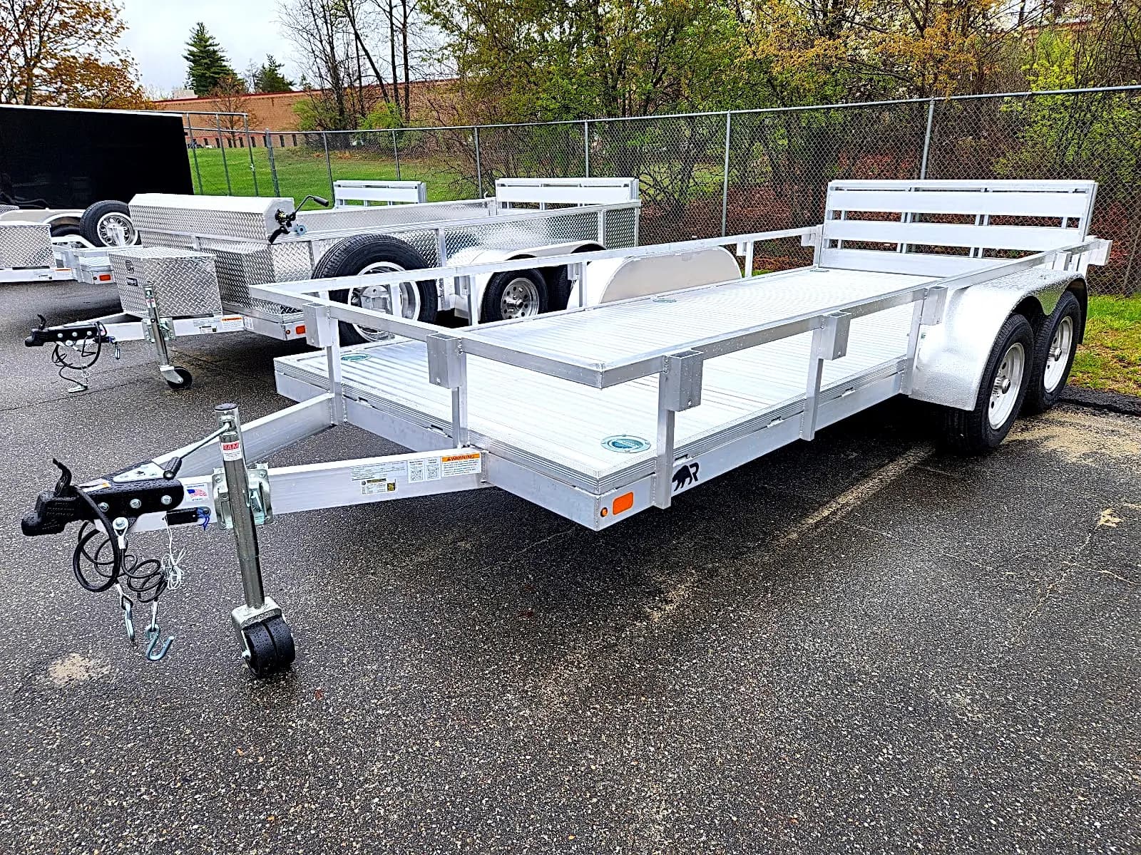 Real Rugged build: 6.5' x 16' Tandem — Perimeter rail, Bi-fold ramp