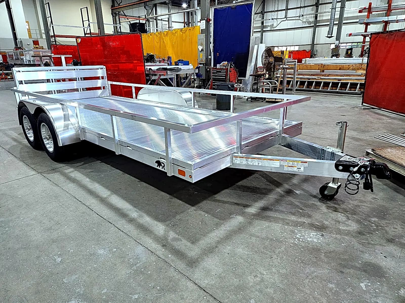 Real Rugged build: 6.5' x 16' Tandem — Perimeter rail, Bi-fold ramp