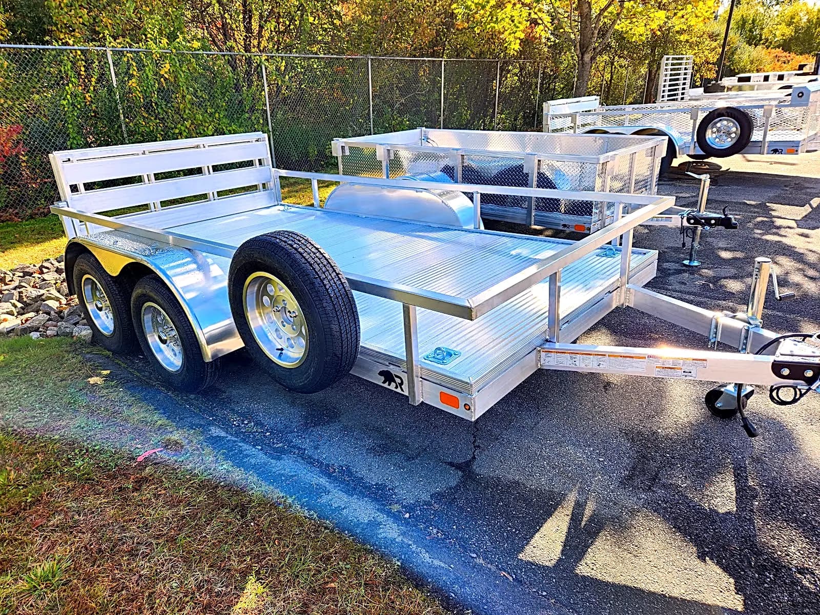 Real Rugged build: 6.5' x 12' Tandem — Perimeter rail, Bi-fold ramp