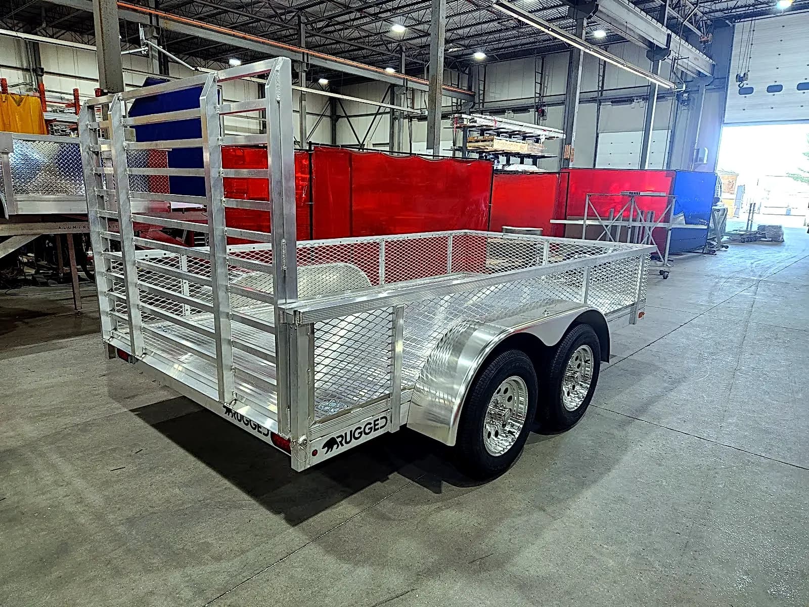 Real Rugged build: 6.5' x 12' Tandem — Mesh sides, Air flow ramp