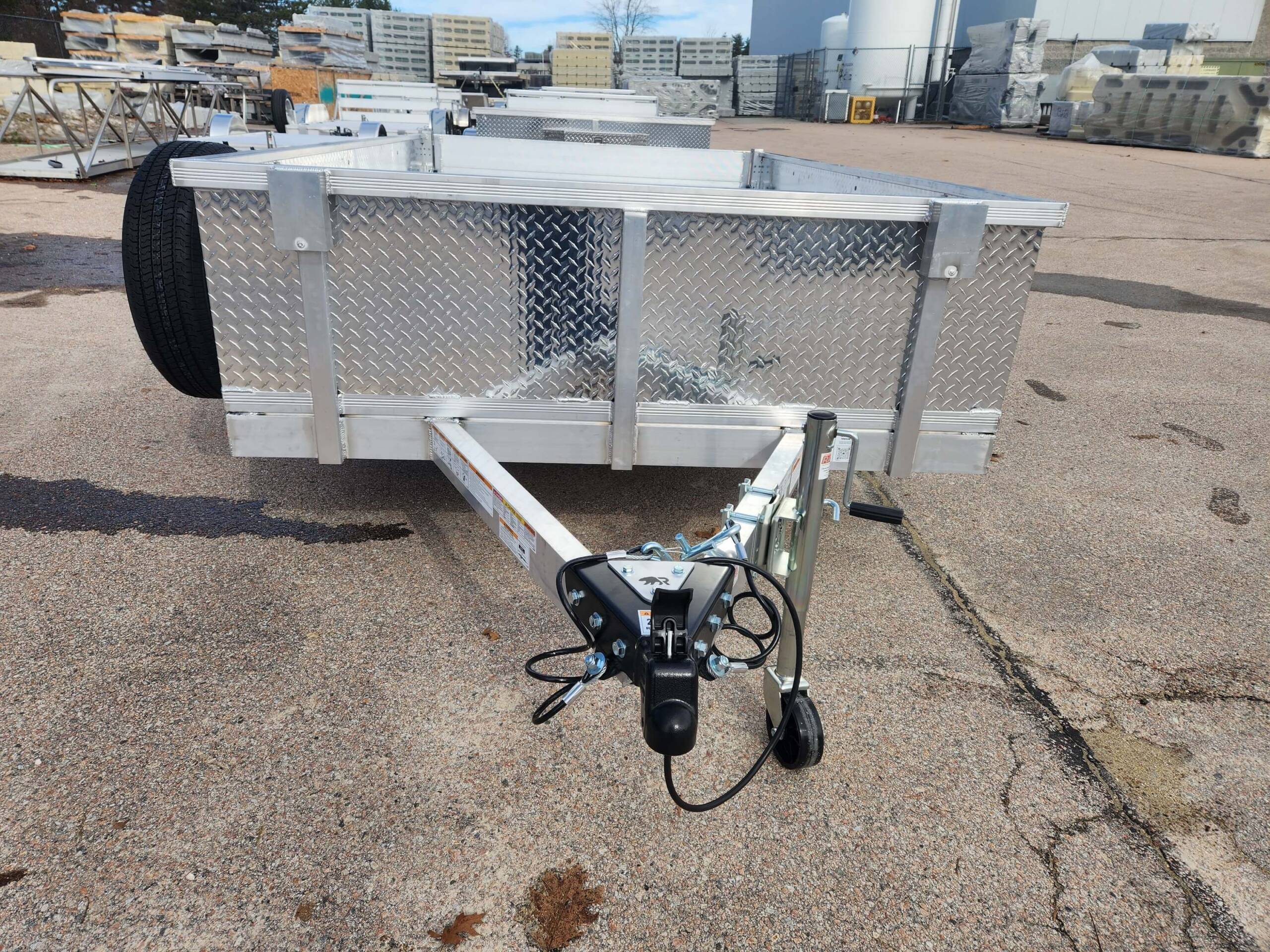 POPULAR BUILD 6' x 10' single axle aluminum trailer with 21 rail and tread plate